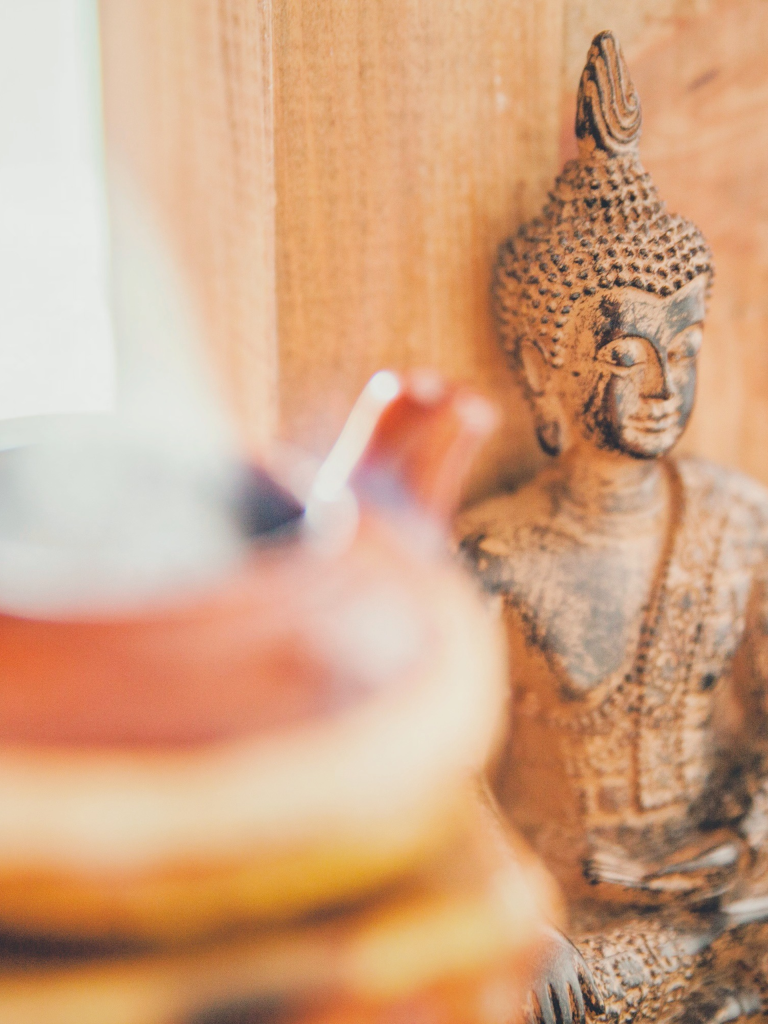 Buddha mit Teekanne